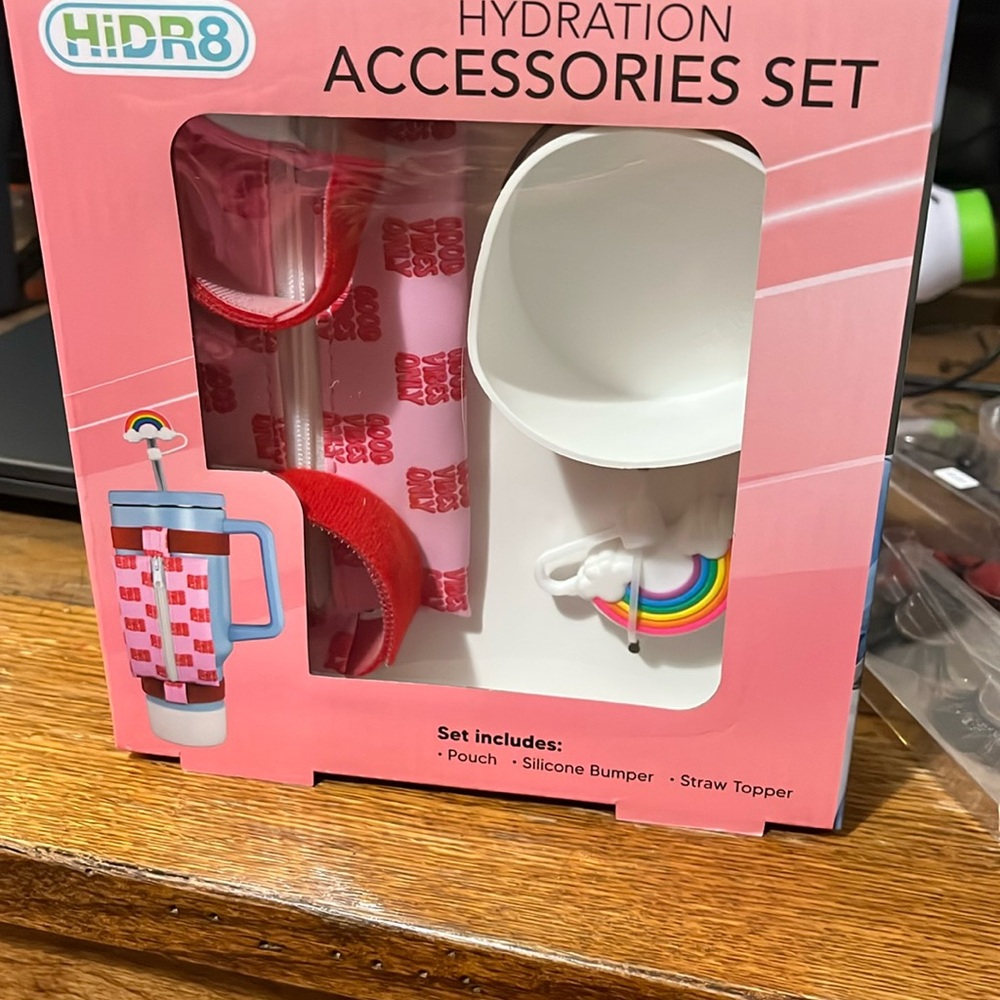 Hydration accessories set